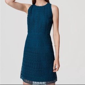 Ann Taylor LOFT Sheath Dress Size 0 Sleeveless Green Crochet Lace Overlay